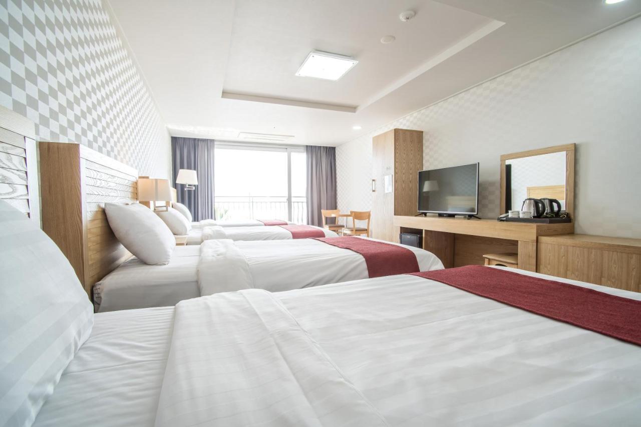 Breeze Bay Hotel Seogwipo-stad Buitenkant foto