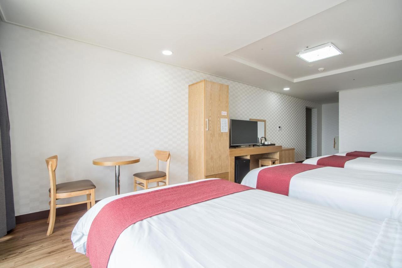 Breeze Bay Hotel Seogwipo-stad Buitenkant foto