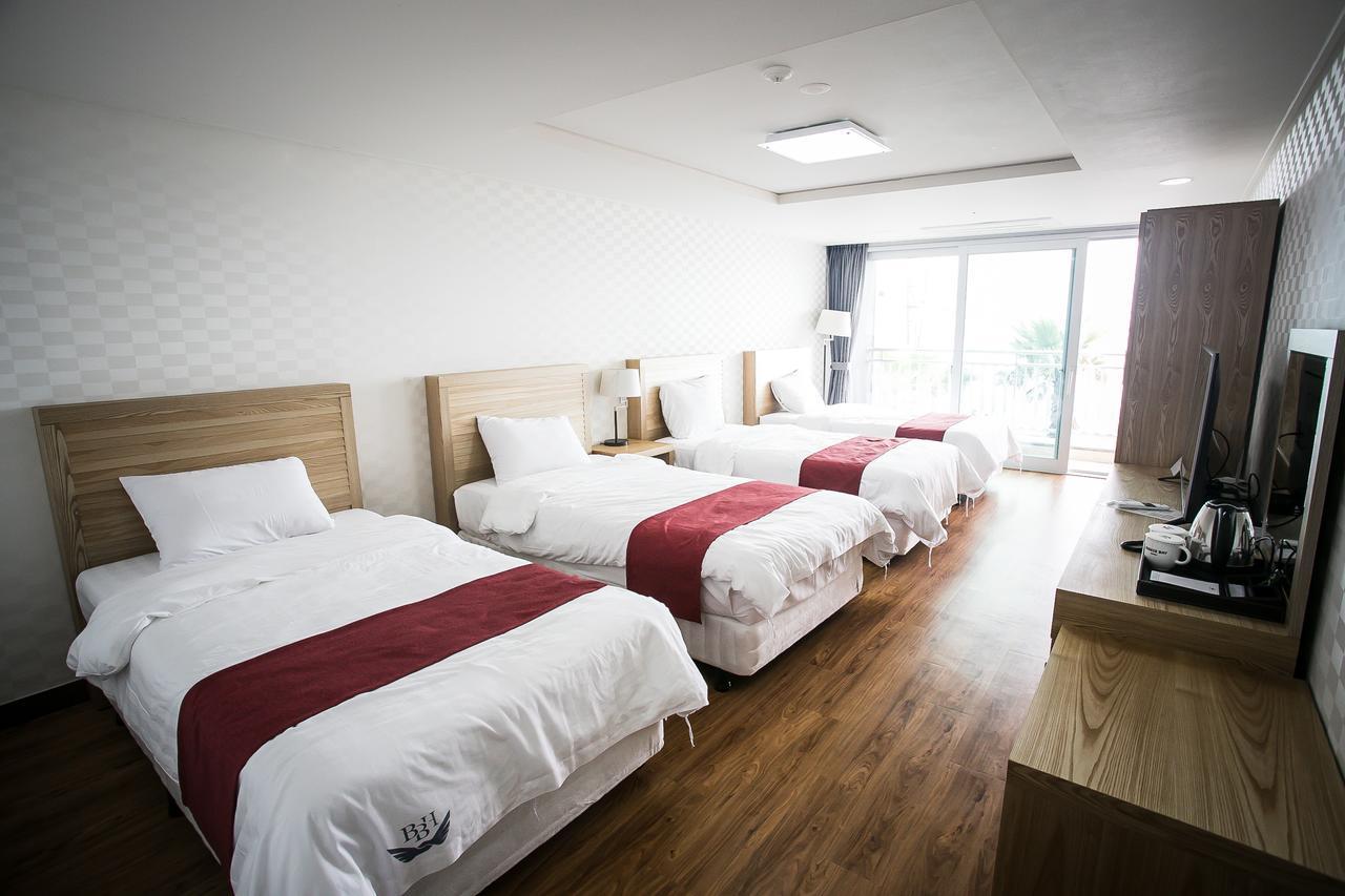 Breeze Bay Hotel Seogwipo-stad Buitenkant foto