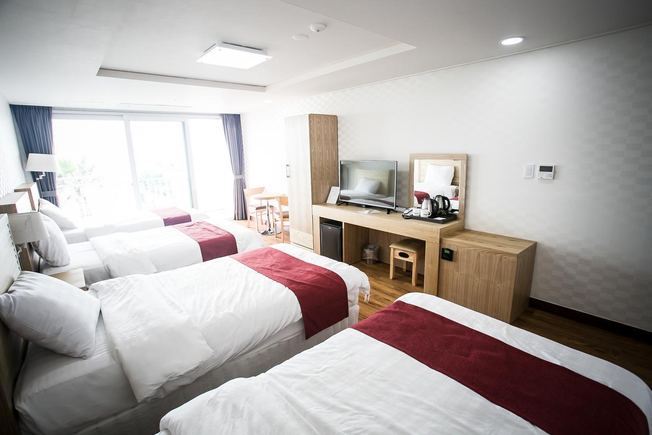 Breeze Bay Hotel Seogwipo-stad Buitenkant foto