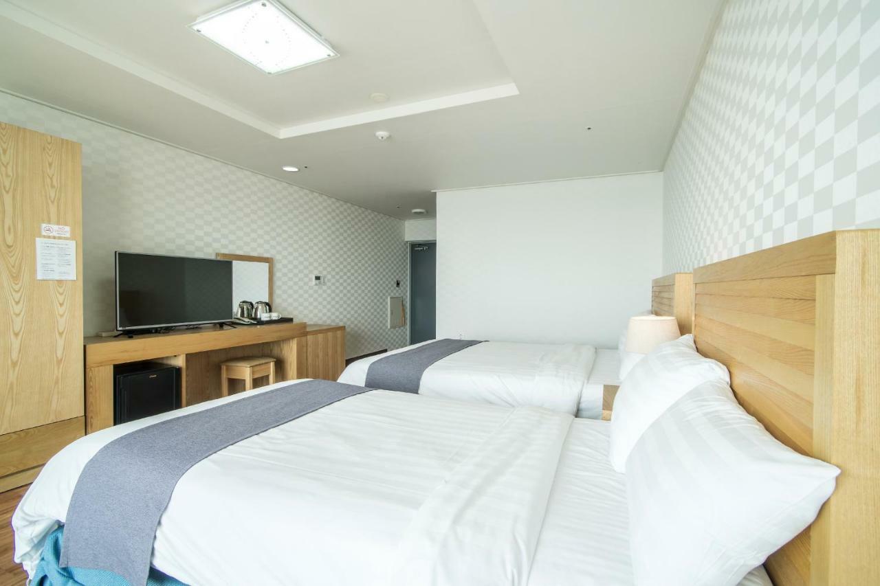 Breeze Bay Hotel Seogwipo-stad Buitenkant foto