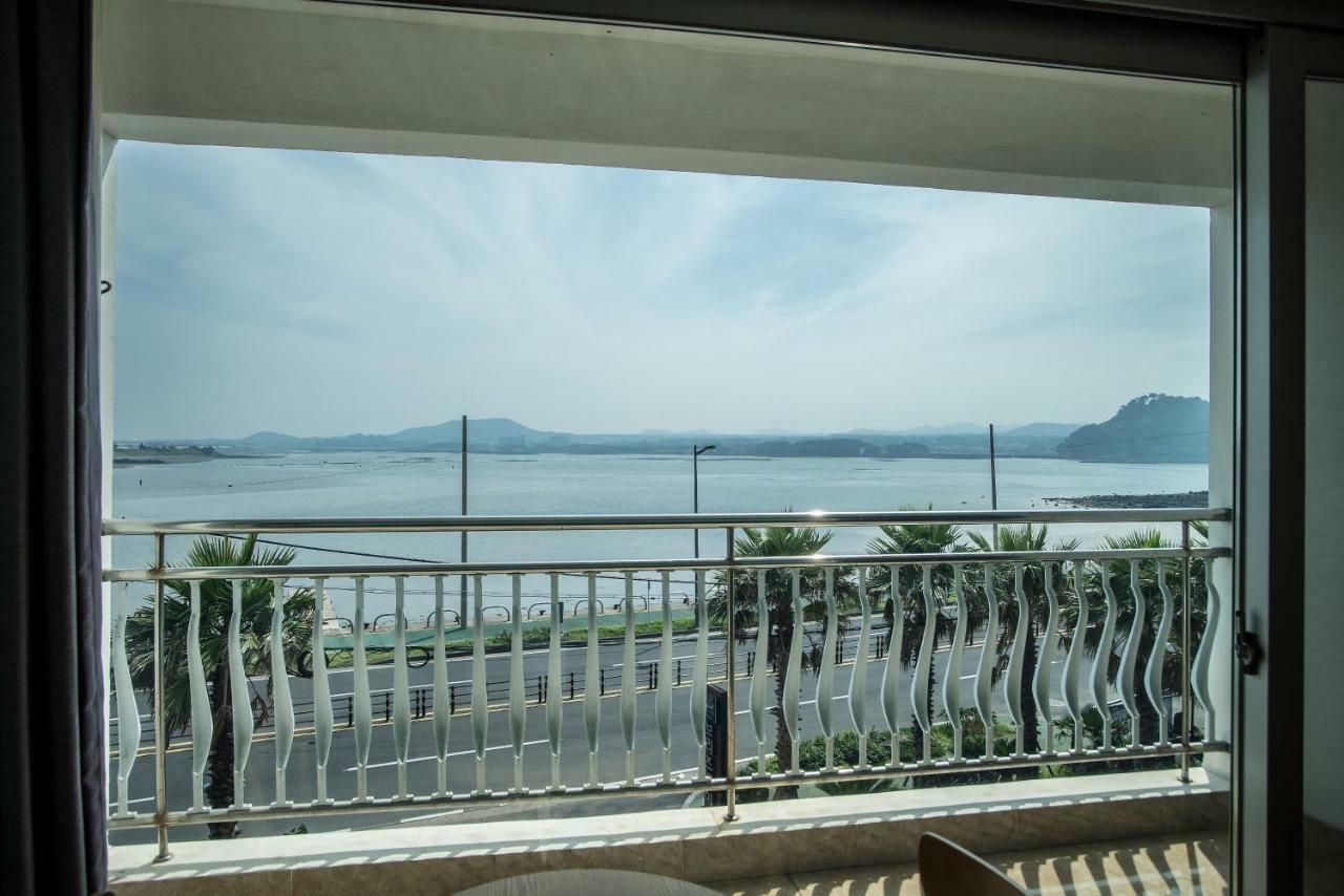 Breeze Bay Hotel Seogwipo-stad Buitenkant foto