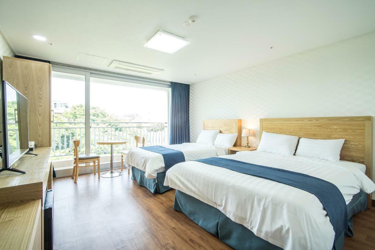 Breeze Bay Hotel Seogwipo-stad Buitenkant foto