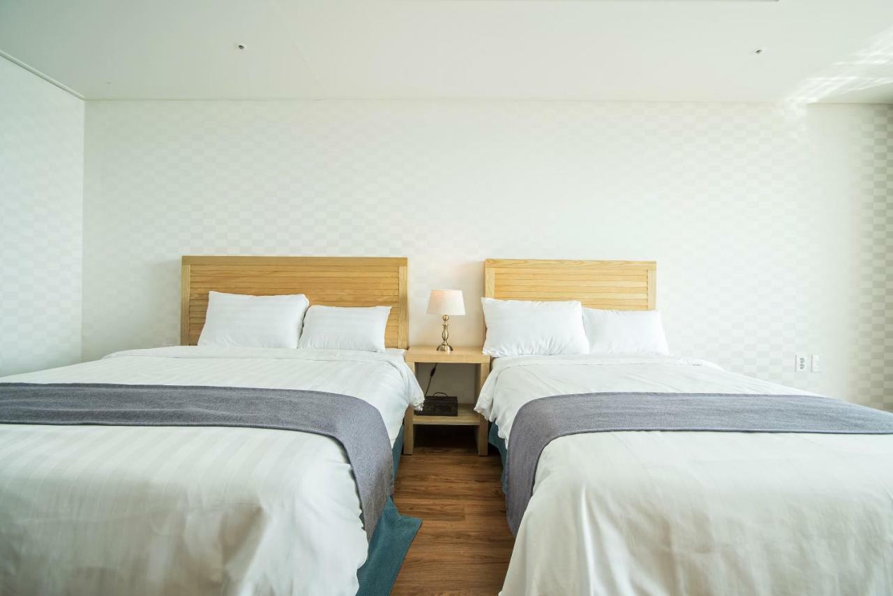 Breeze Bay Hotel Seogwipo-stad Buitenkant foto