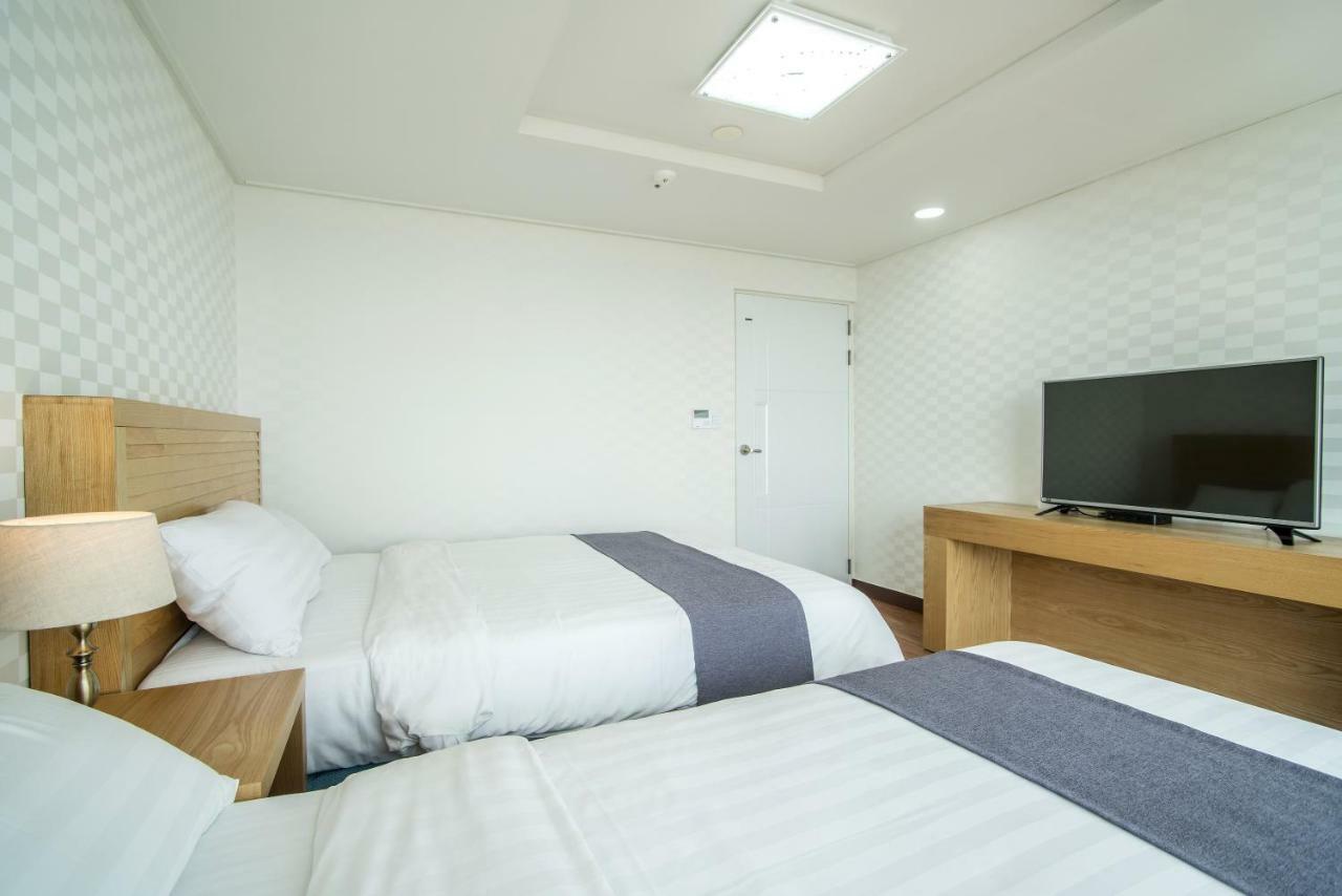 Breeze Bay Hotel Seogwipo-stad Buitenkant foto